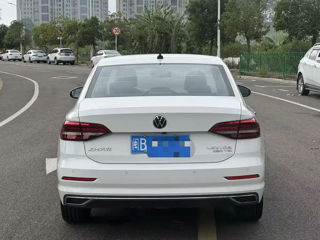 Volkswagen Lavida — миниатюра 8