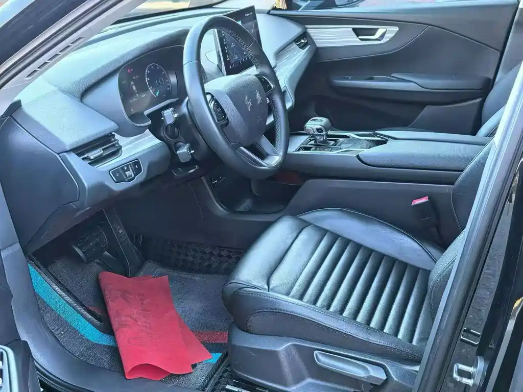 Hongqi Hongqi E-QM5 — миниатюра 6