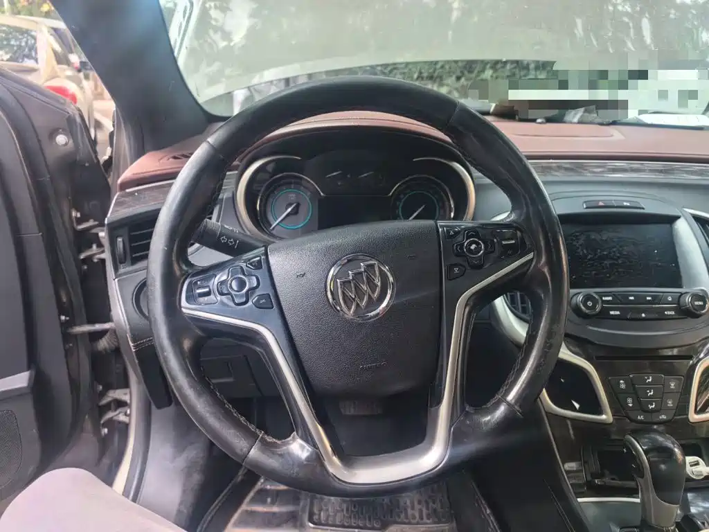 Buick LaCrosse — миниатюра 3