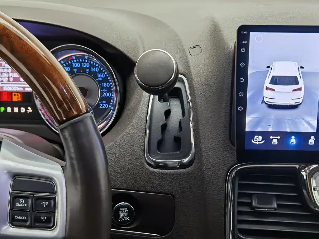 Chrysler Grand Voyager (Import) — миниатюра 13