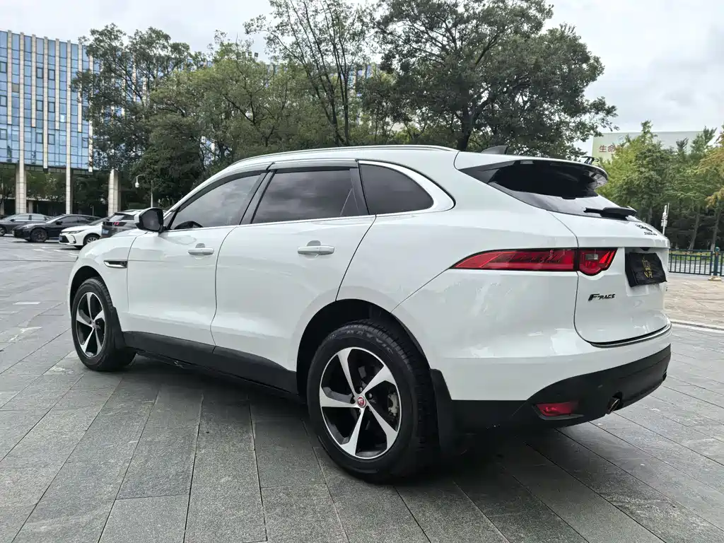 JAGUAR F PACE