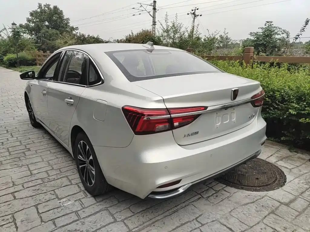Roewe i6 New Energy — миниатюра 5