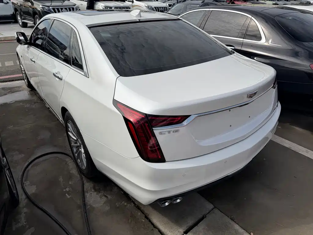 CADILLAC CT6