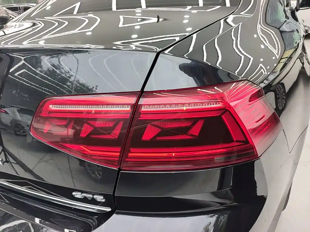 Volkswagen 迈腾 PHEV — миниатюра 8