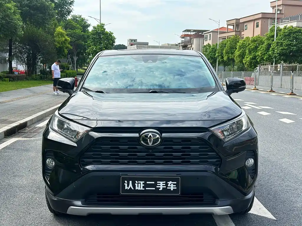Toyota RAV4 — миниатюра 2