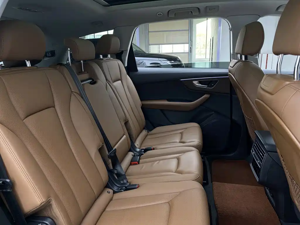 Audi Q7 — миниатюра 24