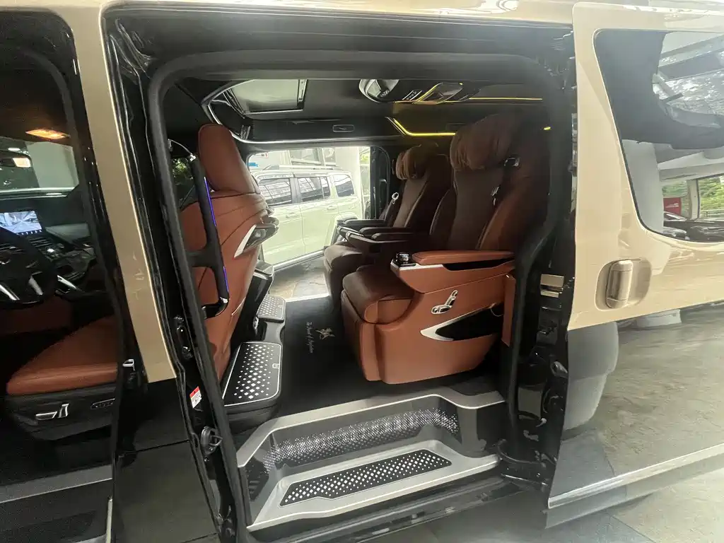 Toyota HiAce 2024 3.5L