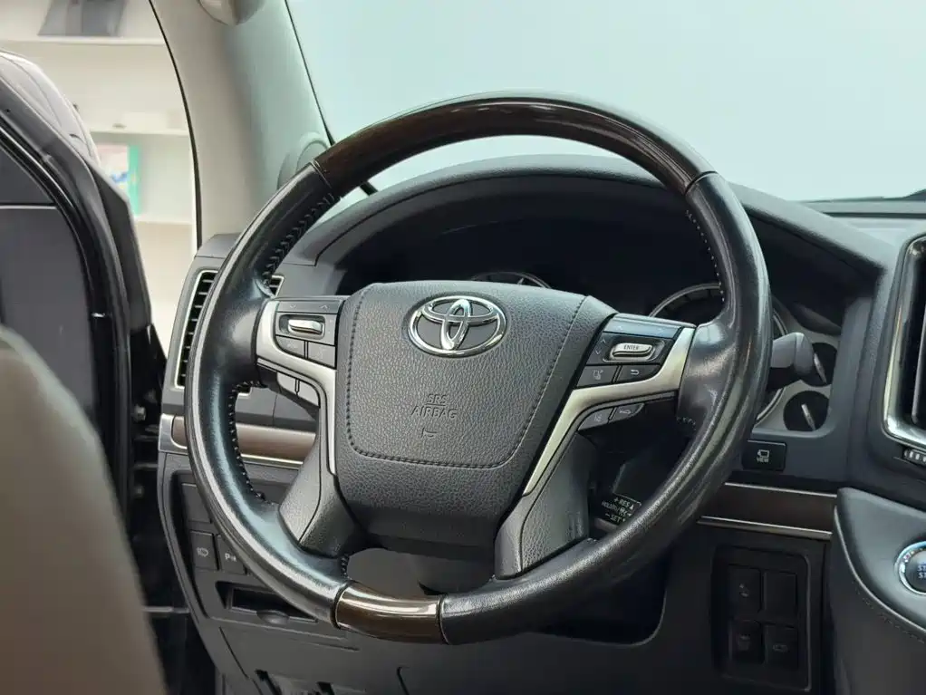 Toyota Land Cruiser — миниатюра 15