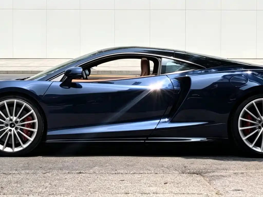 McLaren GT — миниатюра 3