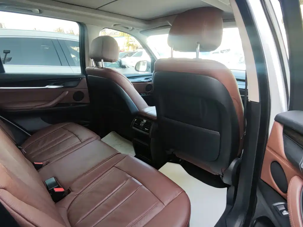 BMW X5 (Import) — миниатюра 11