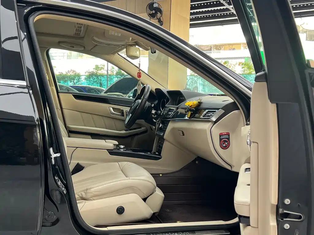 Mercedes-Benz E-Class — миниатюра 21