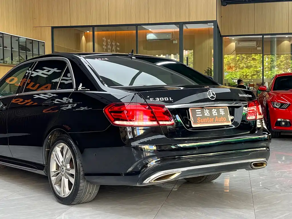 Mercedes-Benz E-Class — миниатюра 31