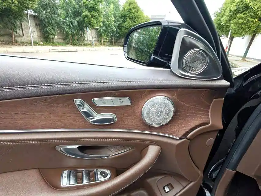 Mercedes-Benz E-Class — миниатюра 4