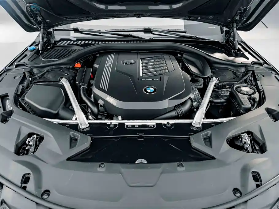BMW 8 Series — миниатюра 24