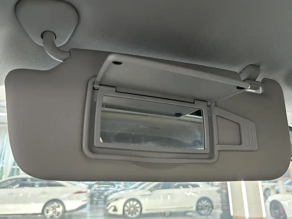 Geely Emgrand — миниатюра 29