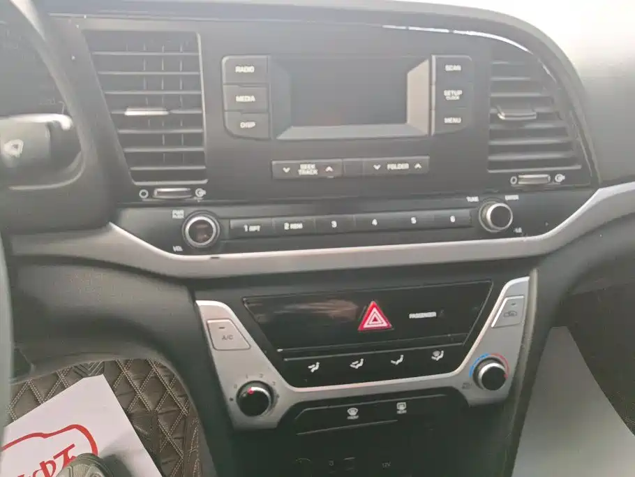 Hyundai Elantra — миниатюра 13