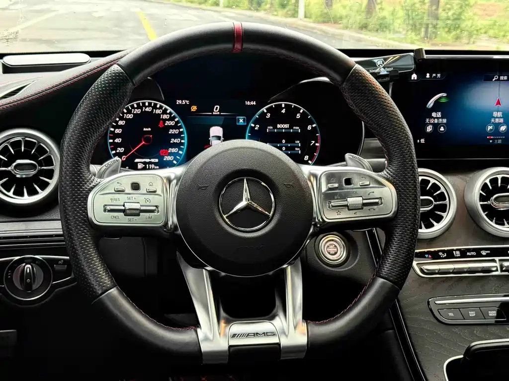 Mercedes-Benz GLC AMG — миниатюра 10