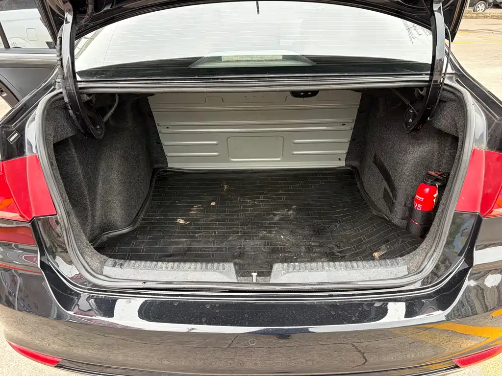Volkswagen Santana — миниатюра 16