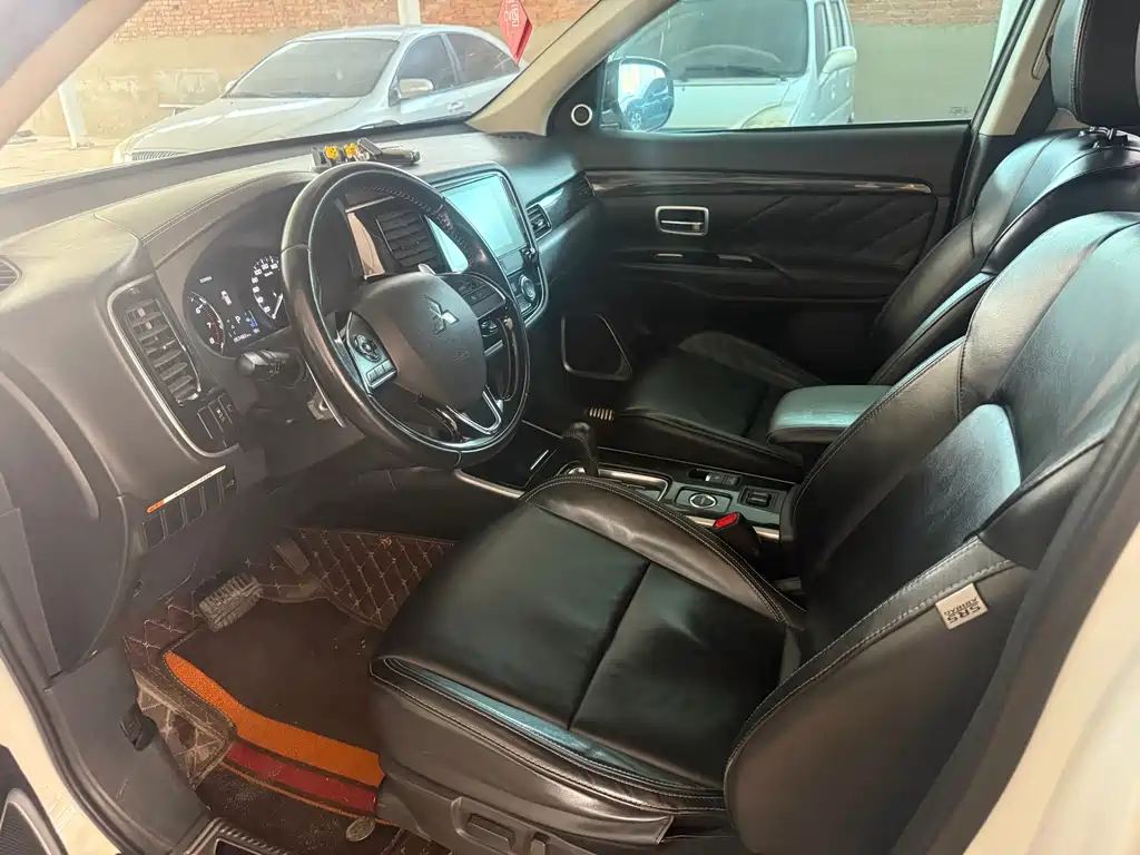 Mitsubishi Outlander 2.4L 4WD Enjoy Edition 5 seats China V, фото 4