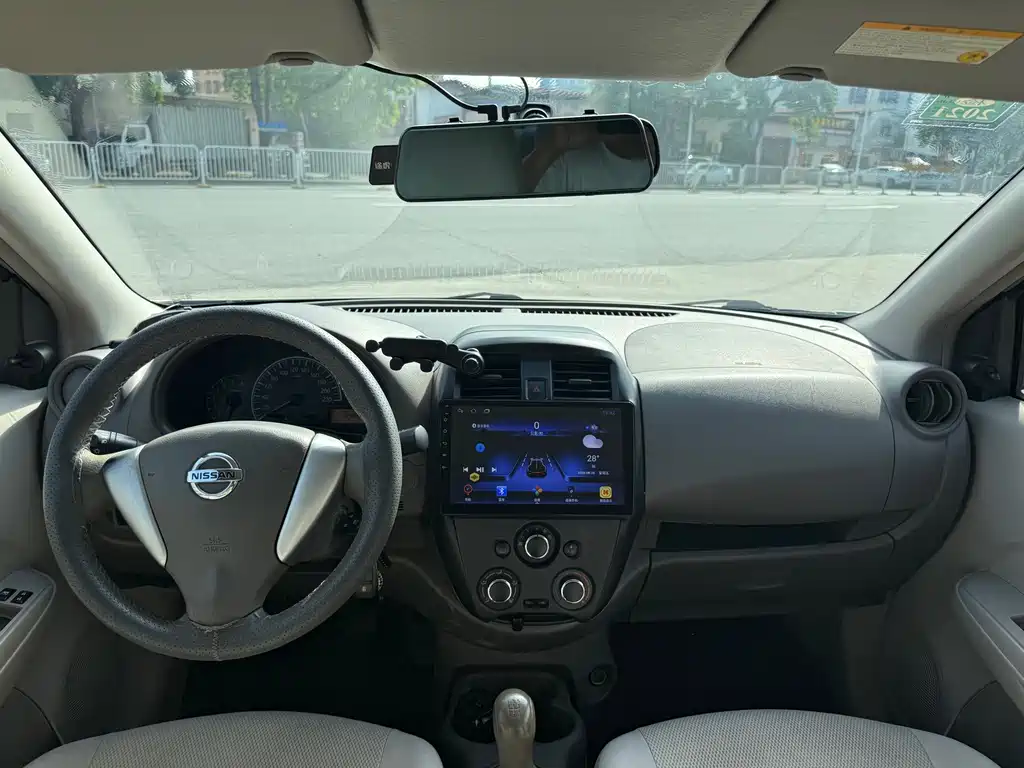 Nissan Sunny — миниатюра 5