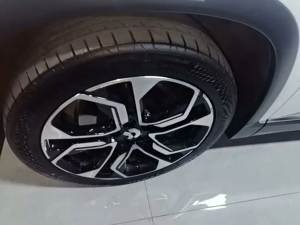 NIO ES8 — миниатюра 23