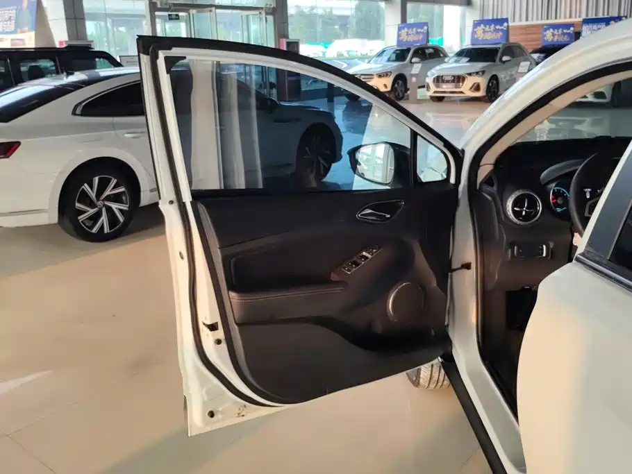BYD Yuan — миниатюра 7