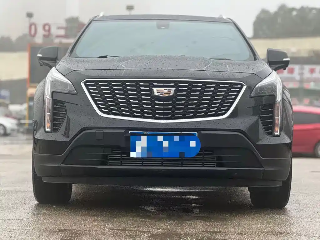 CADILLAC XT4