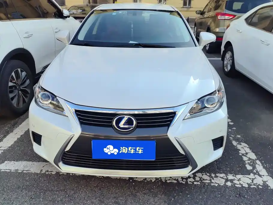 Lexus CT — миниатюра 2