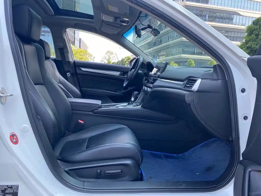 Honda Accord — миниатюра 6