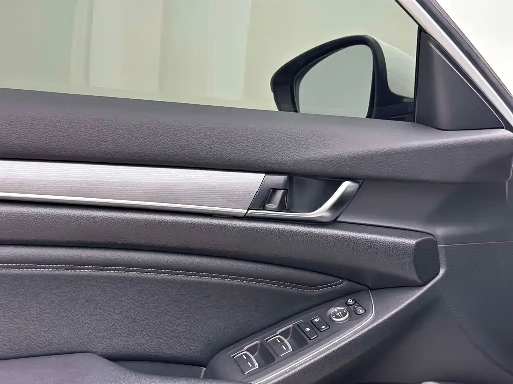 Honda Accord — миниатюра 9
