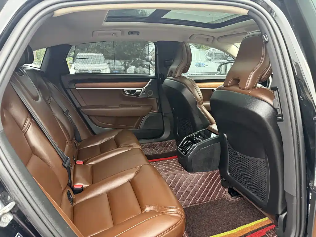 Volvo S90 — миниатюра 3