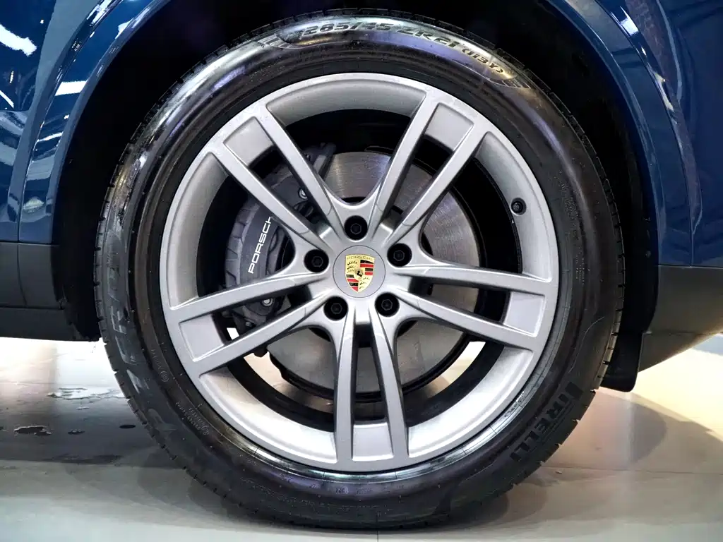 Porsche Cayenne — миниатюра 23