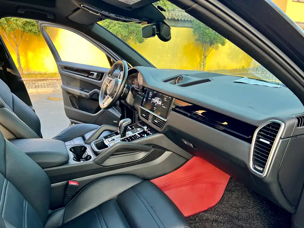 Porsche Cayenne — миниатюра 12