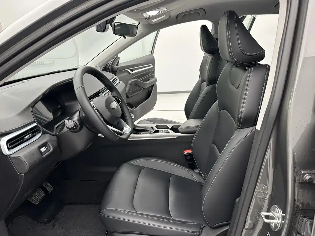 Geely Emgrand 2025 4 1.5L CVT