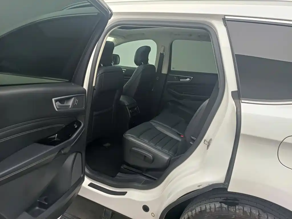 Ford Edge — миниатюра 6