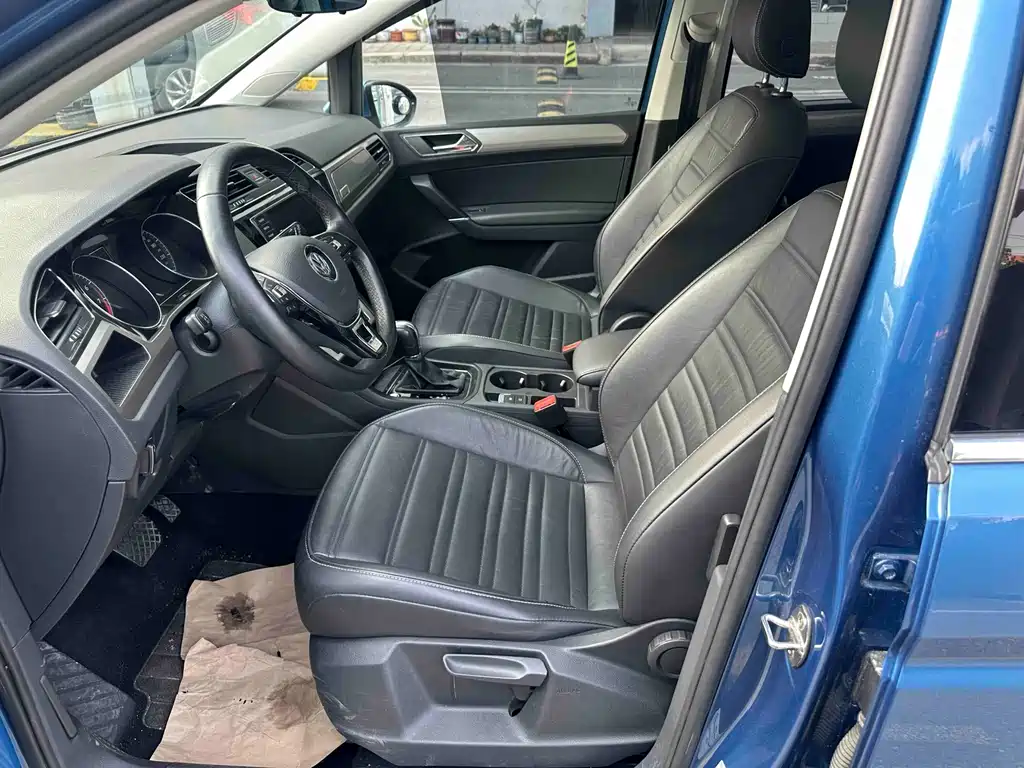 Volkswagen Touran — миниатюра 4