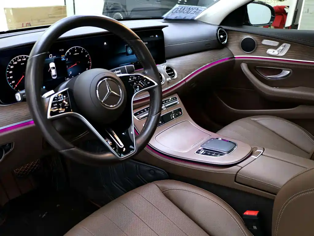 MERCEDES-BENZ E CLASS