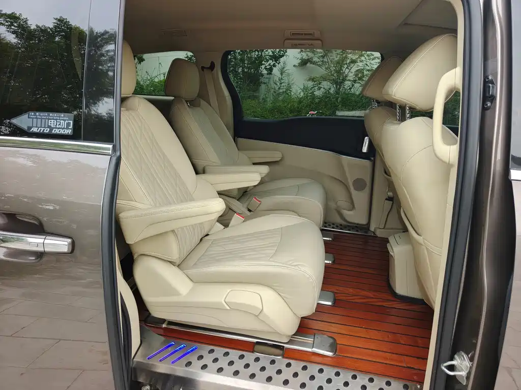 Buick GL8 — миниатюра 12
