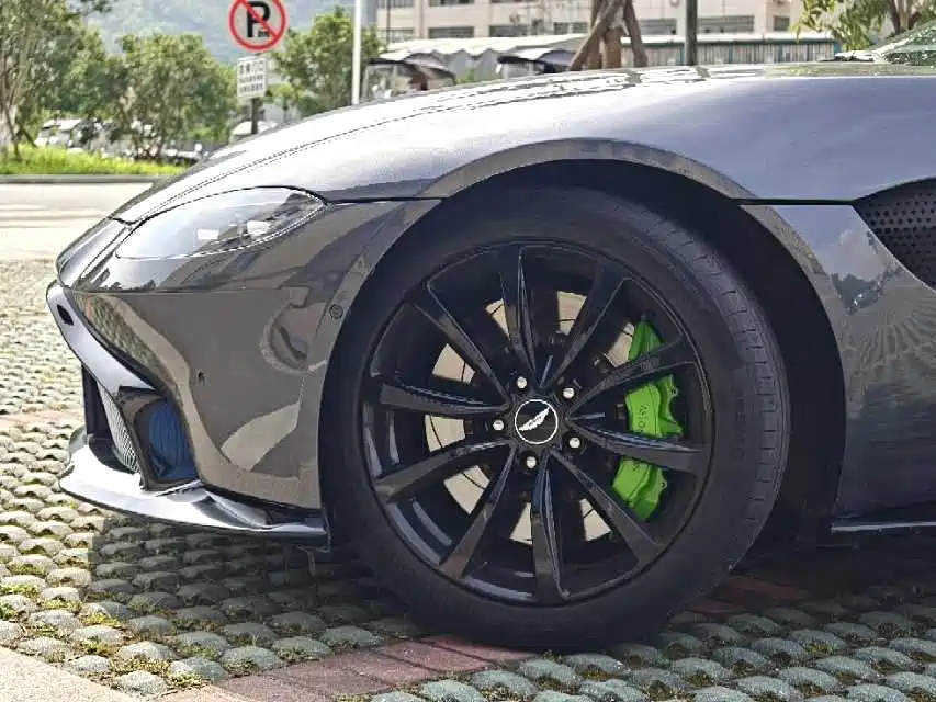 Aston Martin V8 Vantage 2018 4.0T V8 Coupe