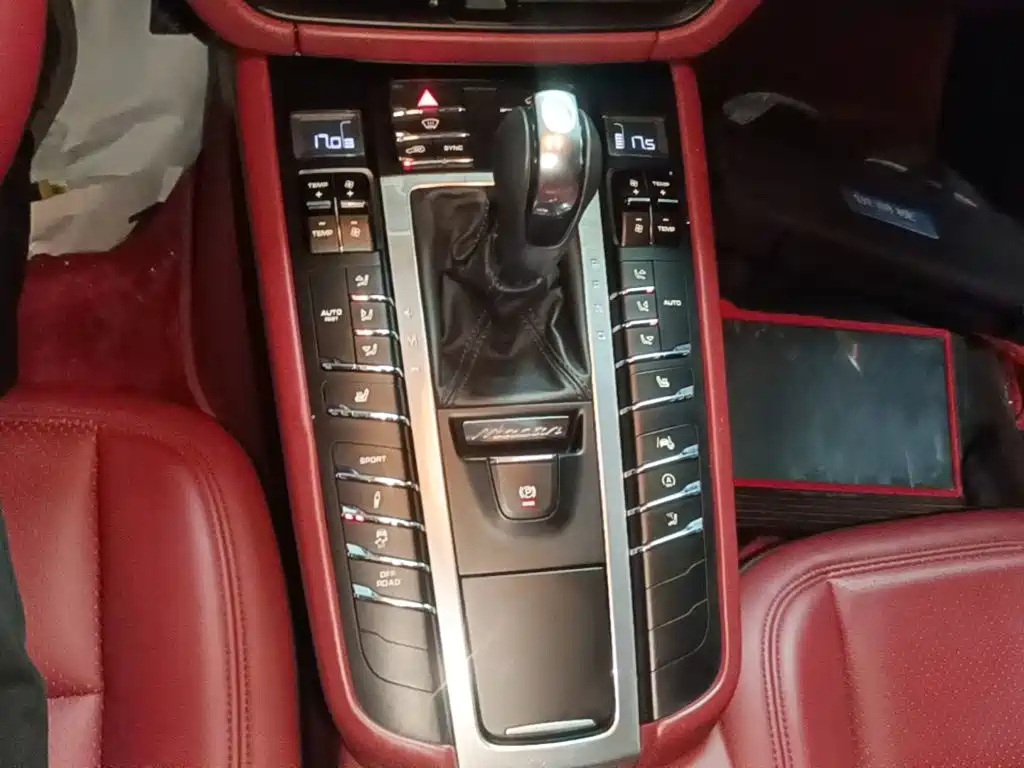 Porsche Macan — миниатюра 14