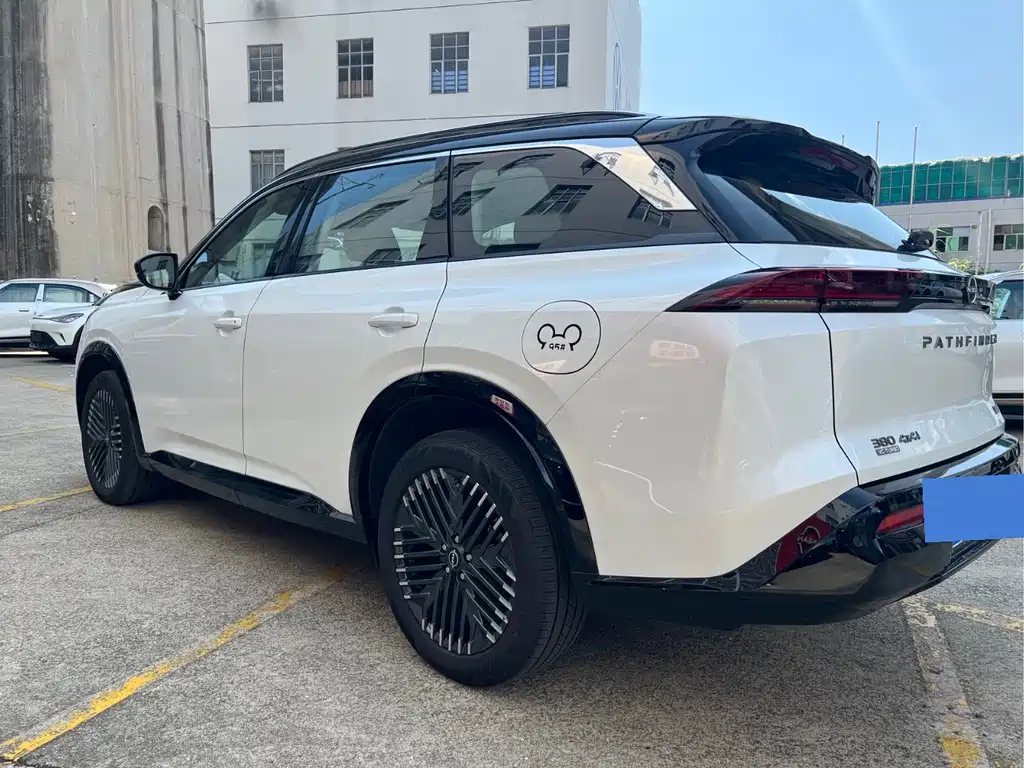 Nissan Teramont — миниатюра 6