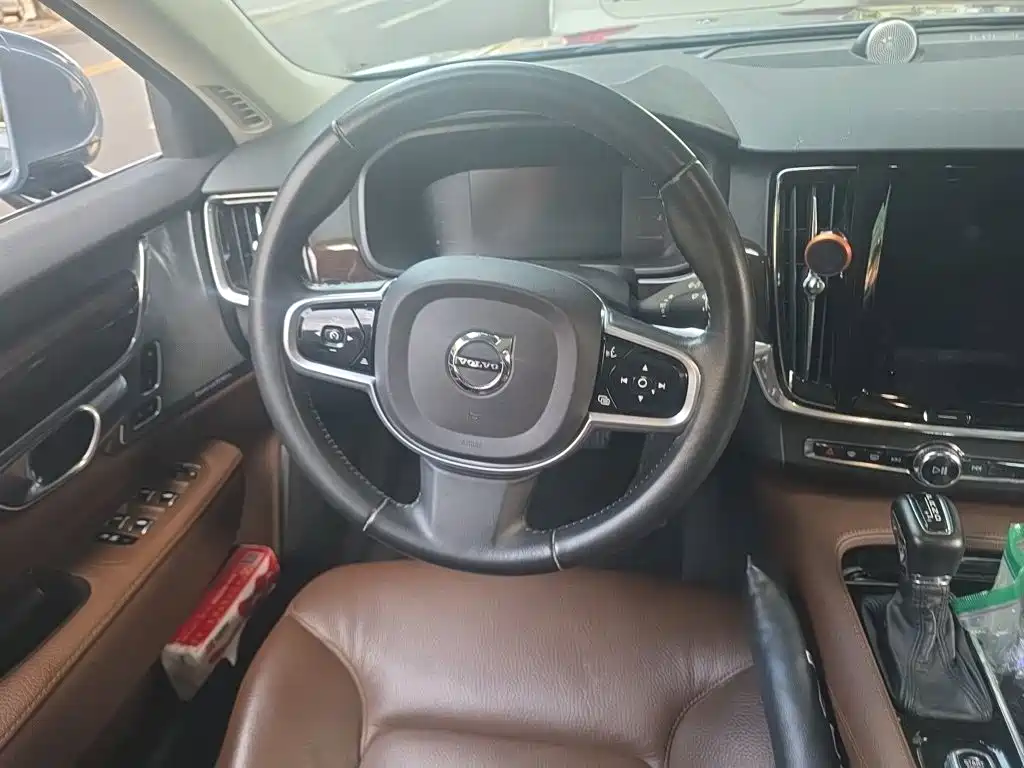 Volvo S90 — миниатюра 3
