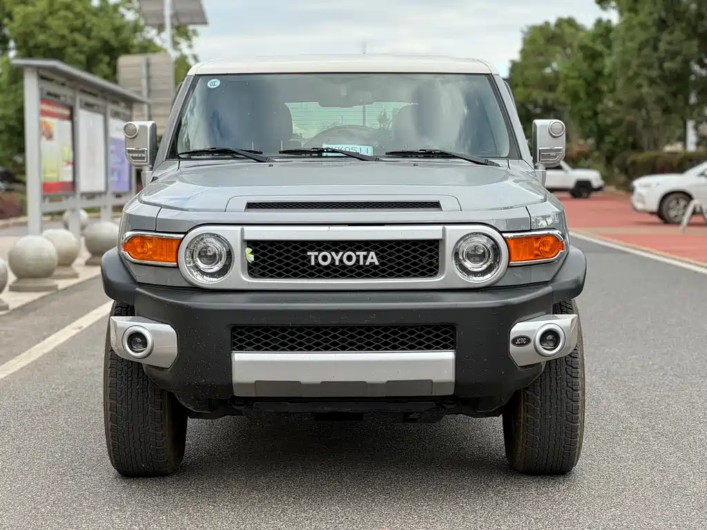 Toyota FJ Cruiser FJ 2024 4.0L