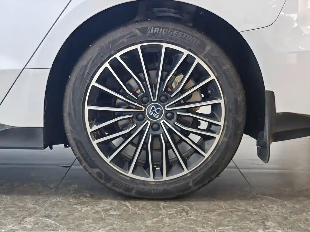 BYD Han — миниатюра 9