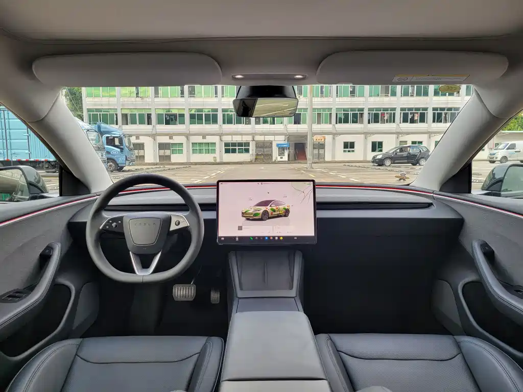 Tesla Model 3 — миниатюра 20