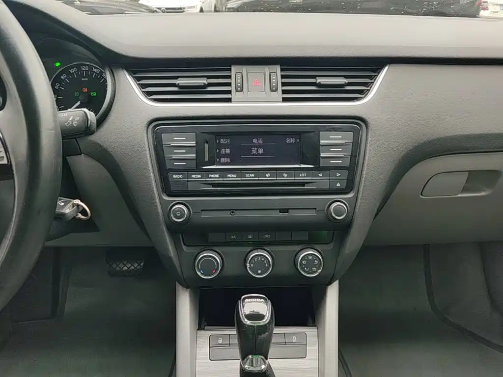 Skoda Octavia — миниатюра 13