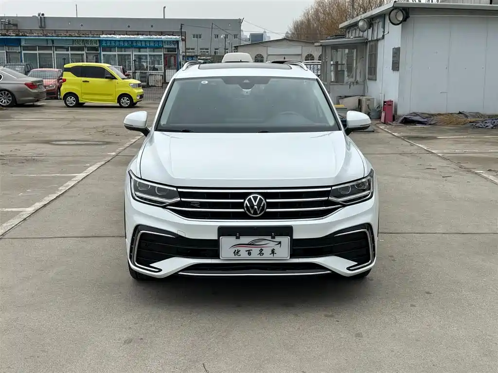 VOLKSWAGEN TIGUAN L