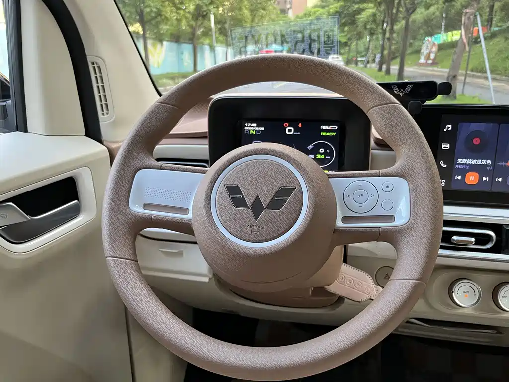 Wuling MINIEV — миниатюра 11