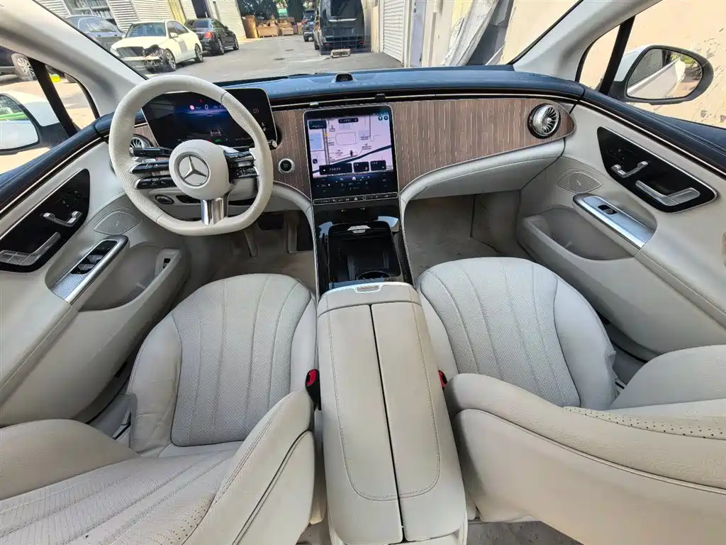 Mercedes-Benz EQE 2025 500 4MATIC Luxury