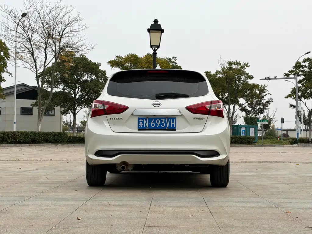 Nissan Tiida — миниатюра 5